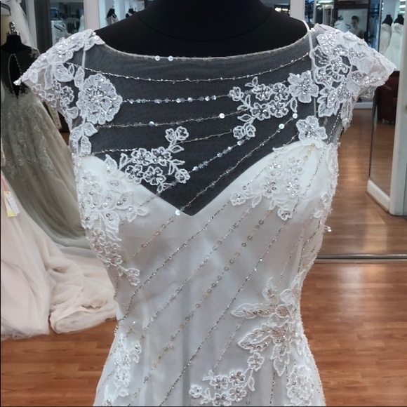 Maggie Sottero Wedding Dress - Picture 2 of 5